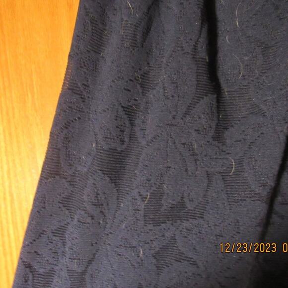 Sleek Navy Blue Dress – Medium, Floor-Length Elegance - Picture 5 of 9